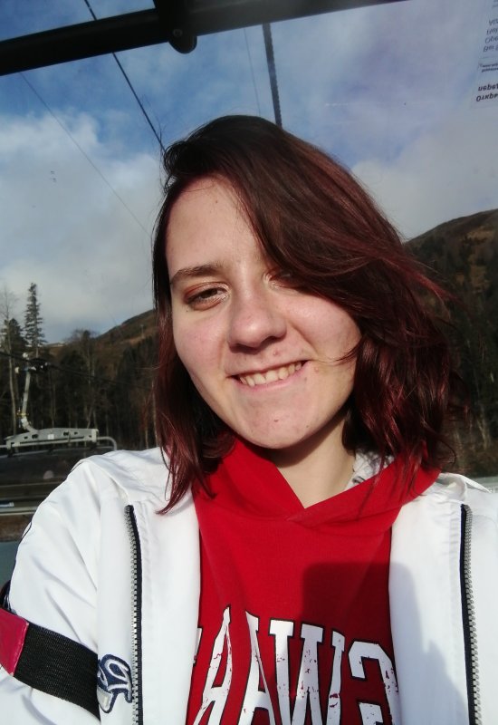 Anna • 25 • Russia