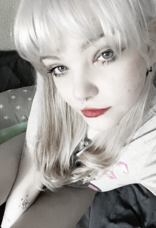 Daria • 21 • Russia